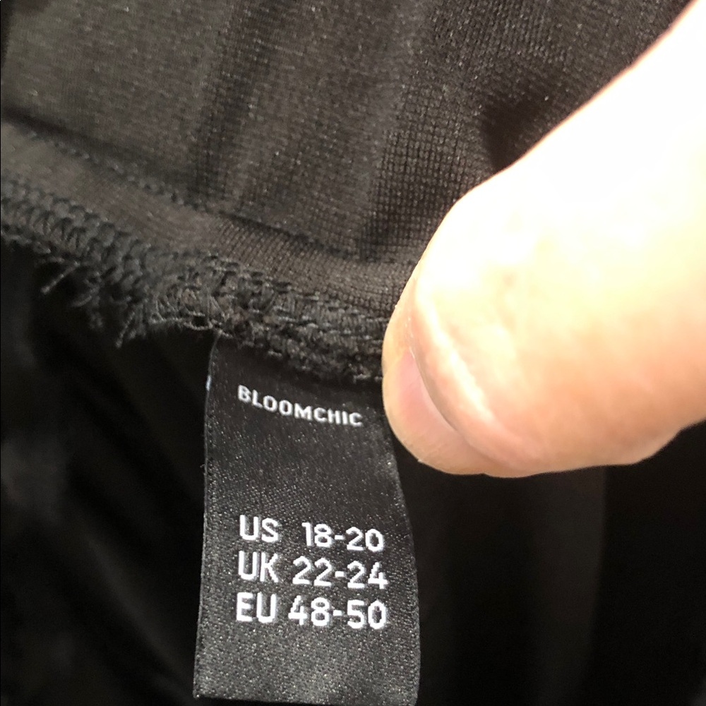 BloomChic Black Pull-On pants - Picture 2 of 4